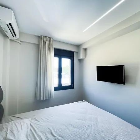 Sithoniars Luxury Two Floor Maisonette With Private Pool & Garden Hébergement de vacances