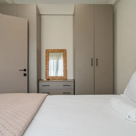 Casa de Férias Sithoniars Luxury Two Floor Maisonette With Private Pool & Garden *