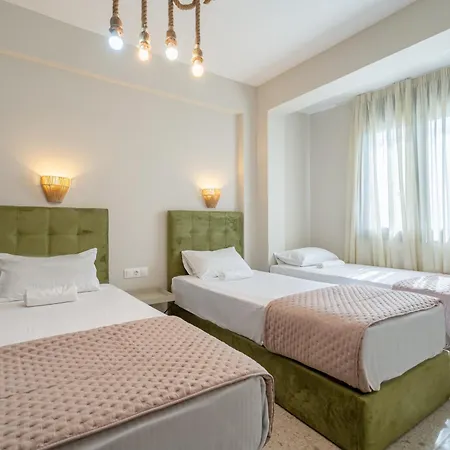Casa de Férias Sithoniars Luxury Two Floor Maisonette With Private Pool & Garden