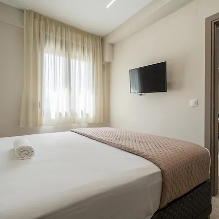 Casa de Férias Sithoniars Luxury Two Floor Maisonette With Private Pool & Garden
