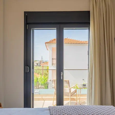 Sithoniars Luxury Two Floor Maisonette With Private Pool & Garden Casa de Férias *