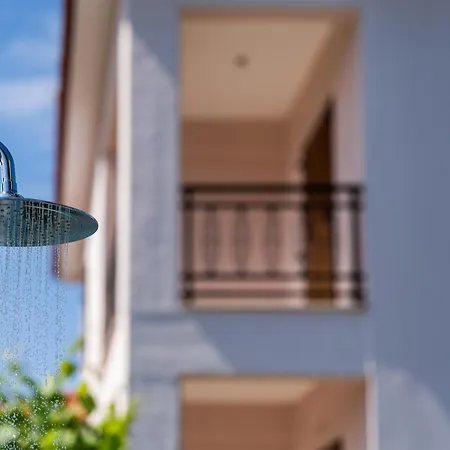 Sithoniars Luxury Two Floor Maisonette With Private Pool & Garden