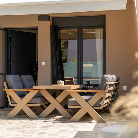 Sithoniars Luxury Two Floor Maisonette With Private Pool & Garden