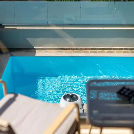 Sithoniars Luxury Two Floor Maisonette With Private Pool & Garden