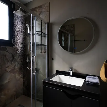Sithoniars Luxury Two Floor Maisonette With Private Pool & Garden Hébergement de vacances *