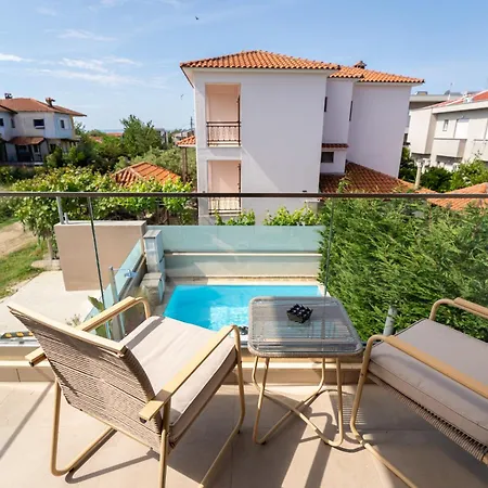 Sithoniars Luxury Two Floor Maisonette With Private Pool & Garden Hébergement de vacances