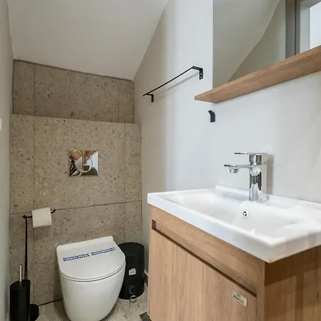 Hébergement de vacances Sithoniars Luxury Two Floor Maisonette With Private Pool & Garden