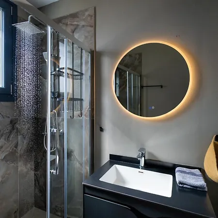 Hébergement de vacances Sithoniars Luxury Two Floor Maisonette With Private Pool & Garden
