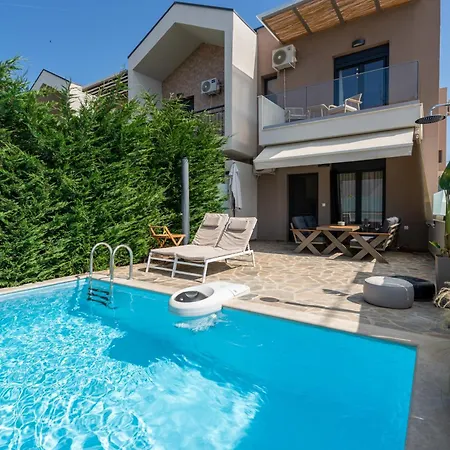 Sithoniars Luxury Two Floor Maisonette With Private Pool & Garden Nikiti (Sithonia)