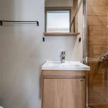 Hébergement de vacances Sithoniars Luxury Two Floor Maisonette With Private Pool & Garden