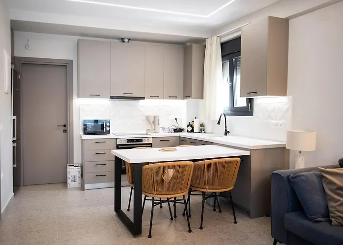 Sithoniars Luxury Two Floor Maisonette With Private Pool & Garden بيت للعطل *