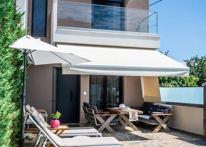 Sithoniars Luxury Two Floor Maisonette With Private Pool & Garden نيكيتي