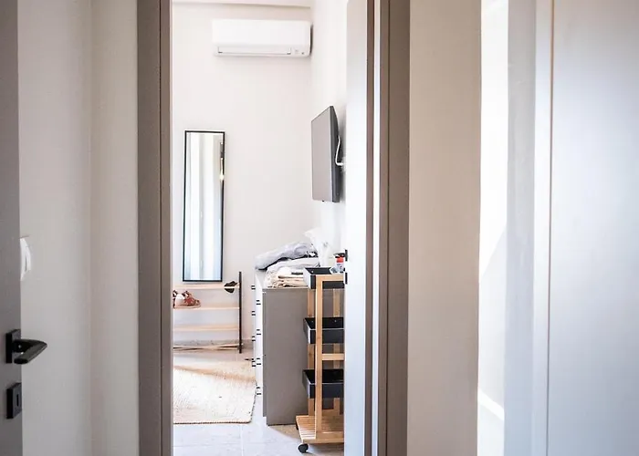 Sithoniars Luxury Two Floor Maisonette With Private Pool & Garden *