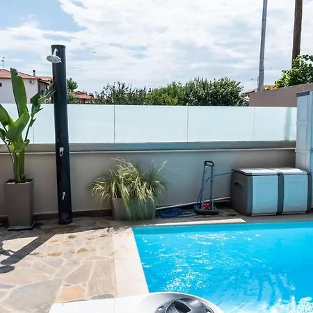 Hébergement de vacances Sithoniars Luxury Two Floor Maisonette With Private Pool & Garden