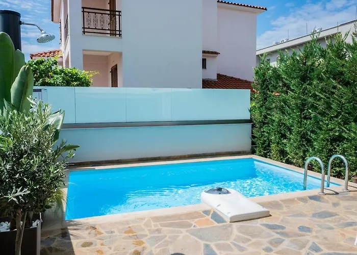 Dom wakacyjny Sithoniars Luxury Two Floor Maisonette With Private Pool & Garden