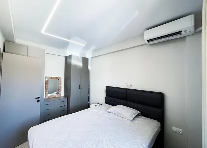Sithoniars Luxury Two Floor Maisonette With Private Pool & Garden