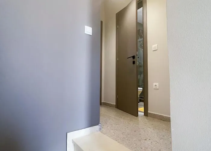Sithoniars Luxury Two Floor Maisonette With Private Pool & Garden