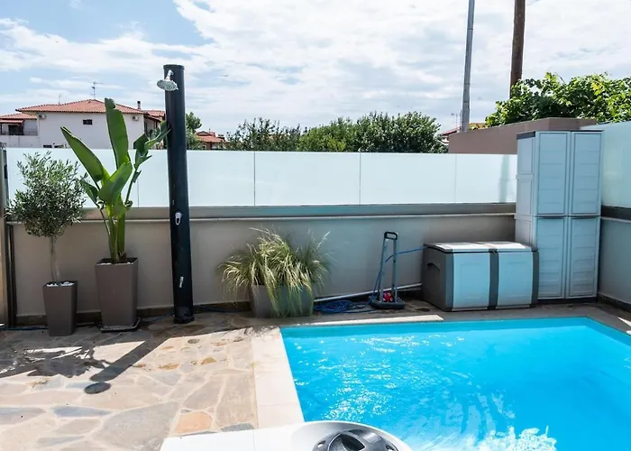 Dom wakacyjny Sithoniars Luxury Two Floor Maisonette With Private Pool & Garden