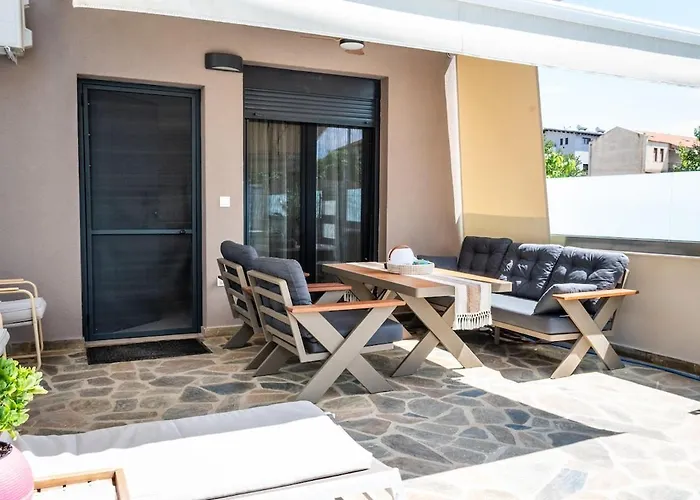 Dom wakacyjny Sithoniars Luxury Two Floor Maisonette With Private Pool & Garden